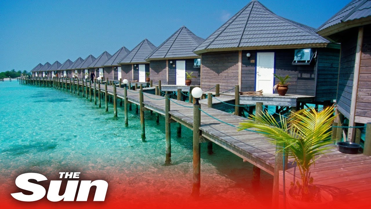 COVID-19 UK - All countries to be removed from travel red list