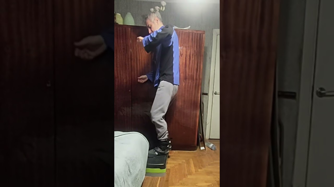 Пробую подниматься на степ без ортеза 2 года 11 месяцев после инсульта