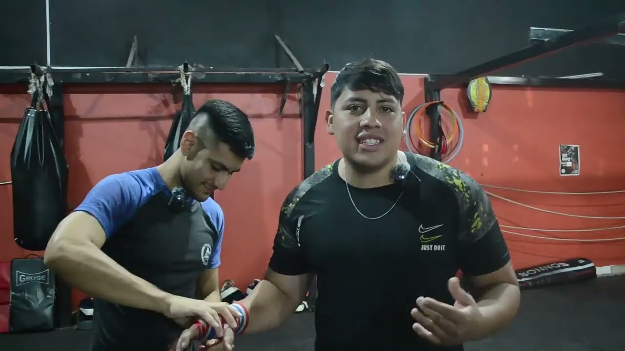 DIA 1 HACIENDO KICK BOXING HASTA UNA PELEA EN DOGO TEAM