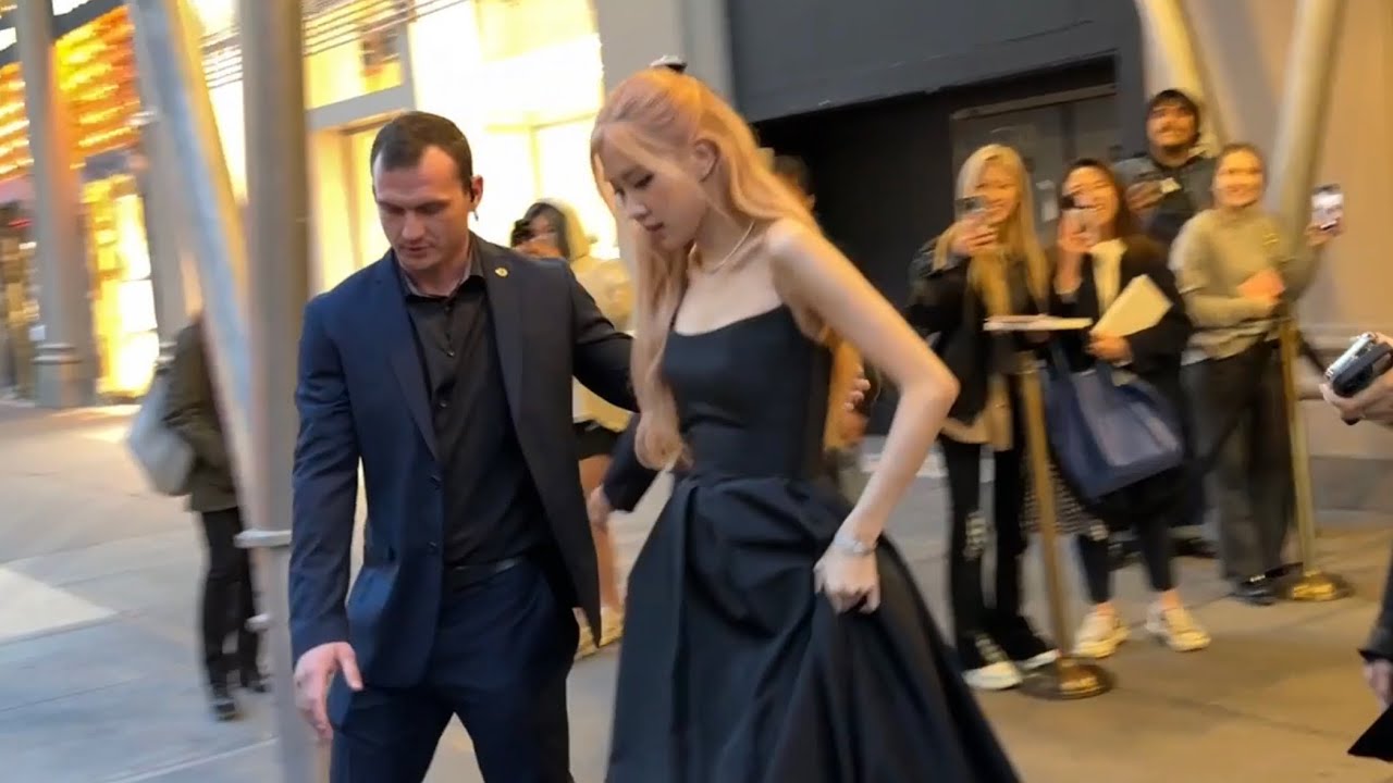 Rosé elegant in a black gown in NYC! #rosé #roseannepark #blackpink #blinks #sulwhasoo #trending