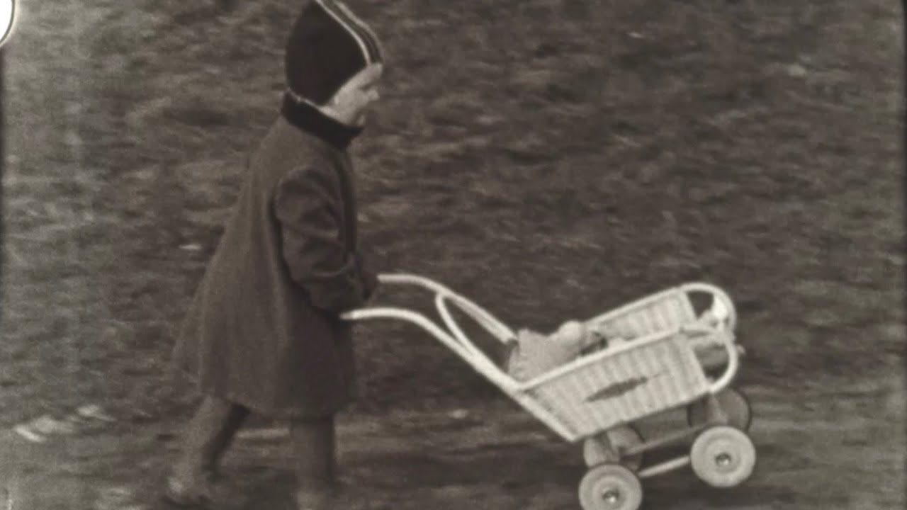 1938 - Flensburg, Germany - Elke Thomsen Smart - Home Movie