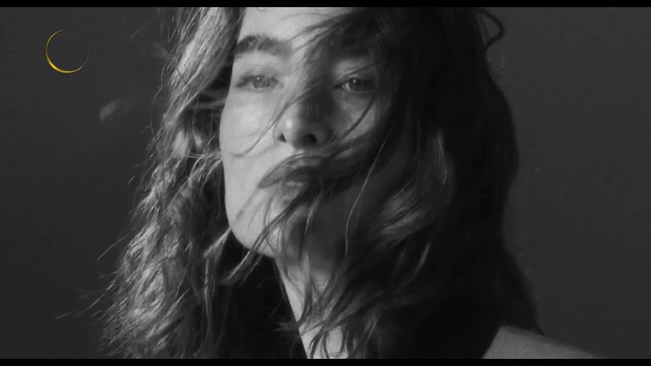 models 1366 x 738 px 1