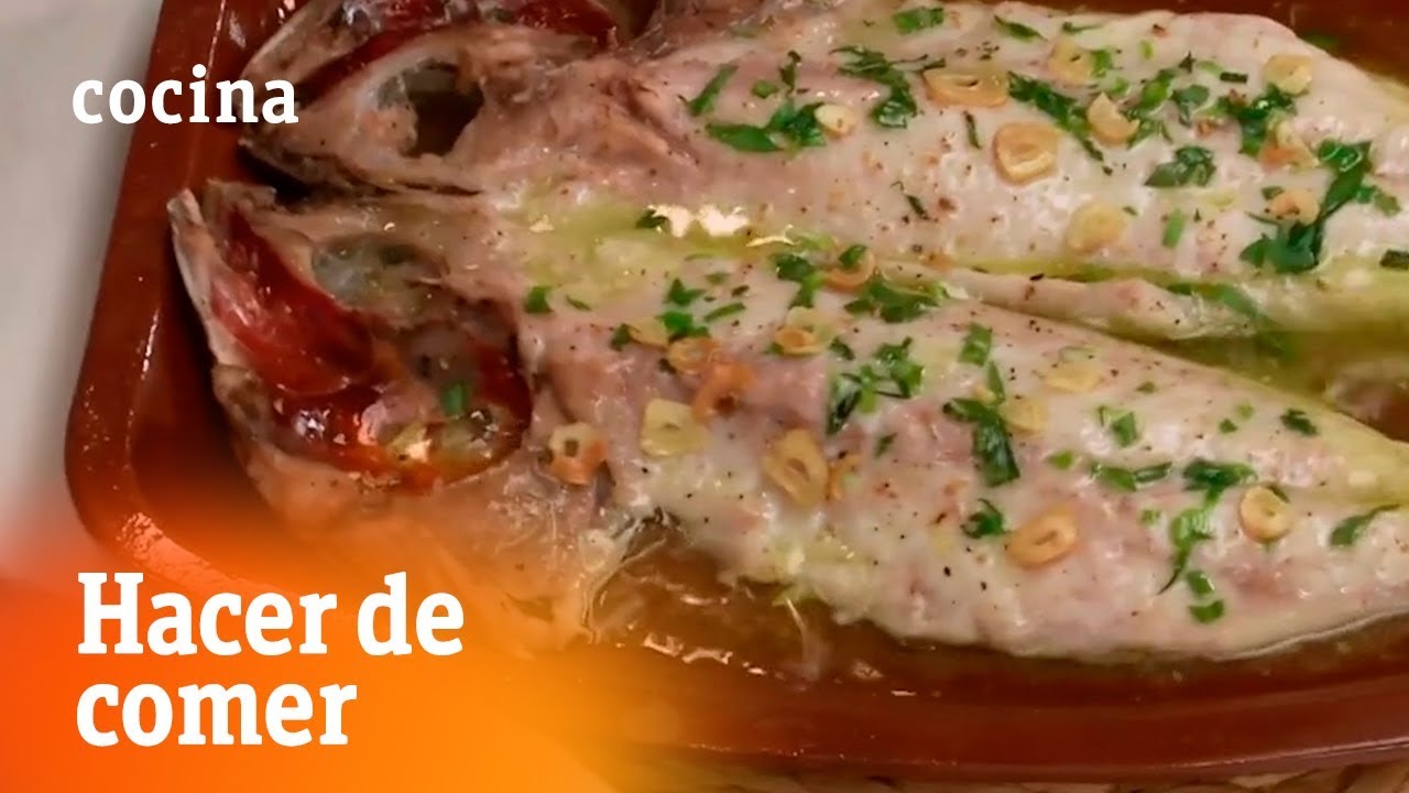 Cómo hacer Besugo a la espalda - Hacer de comer | RTVE Cocina