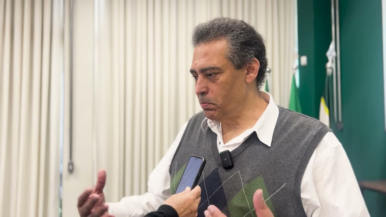 Professor Emilio Paiva no CAF&Eacute; ACEFB | TV BELTR&Atilde;O