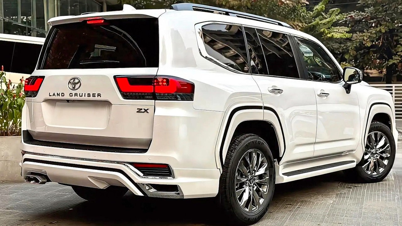 2025 Toyota Land Cruiser LC300 - Interior and Exterior Walkaround 4K