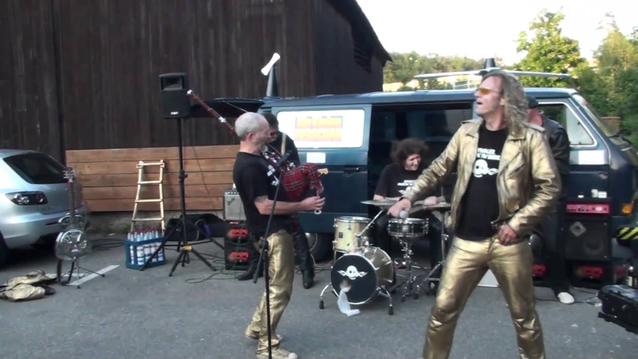 Cum on feel the noize - it is a long way to the top - Choreographie