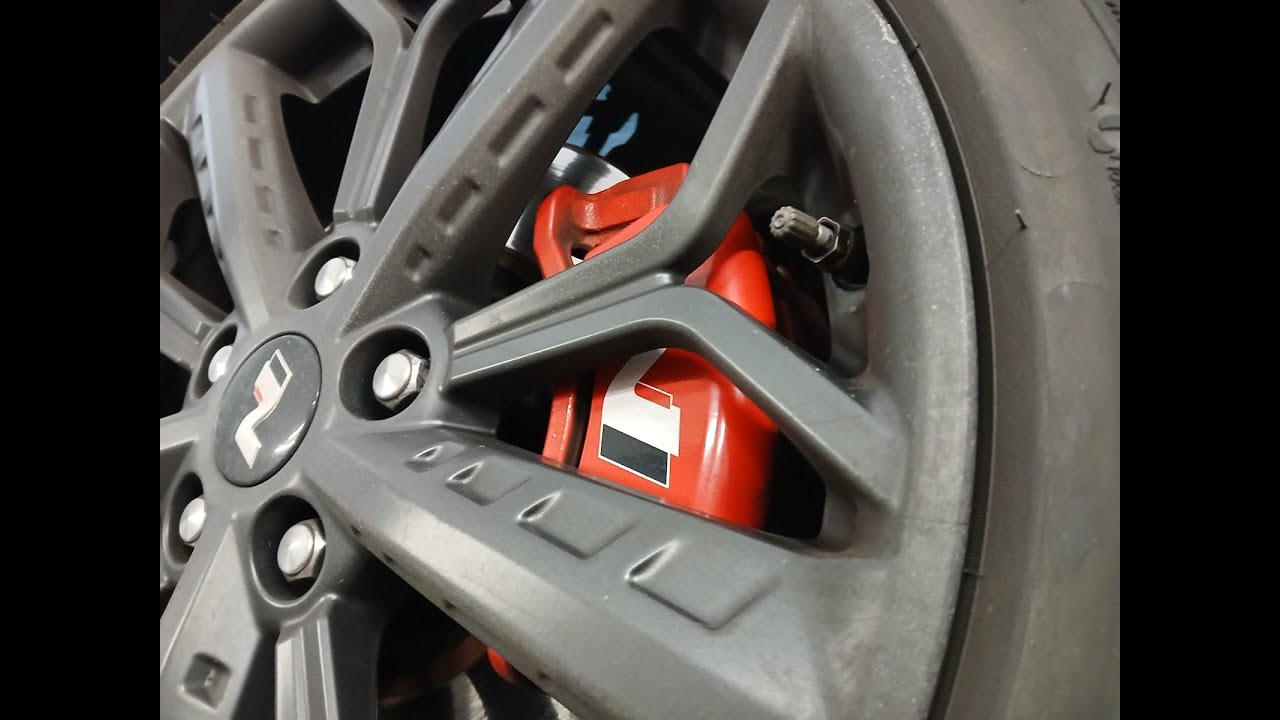 Słowo na niedzielę: Hyundai. Tak wygląda od spodu i20N.