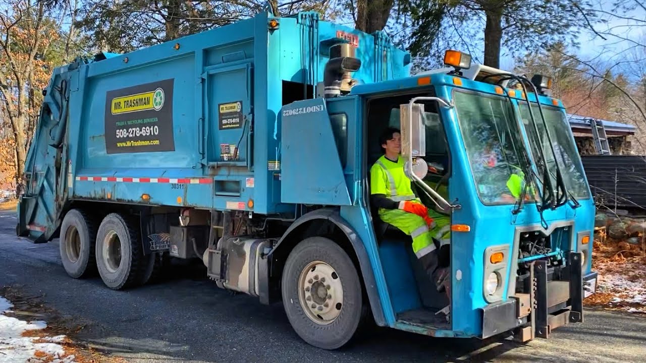 Mr. Trashman Mack LEU Heil Split Rearloader
