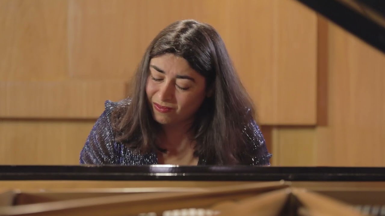 Bach Partita 1 Haydn Sonata Hob52 Chopin Scherzo 2 Villa-Lobos Ciclo Brasileiro. Juliana Steinbach