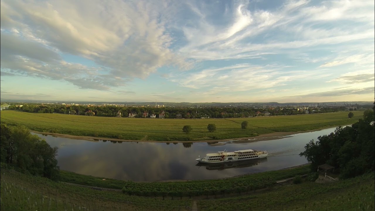 German River Serenity &ndash; Feel the Calm Flow of Nature 🇩🇪🌿