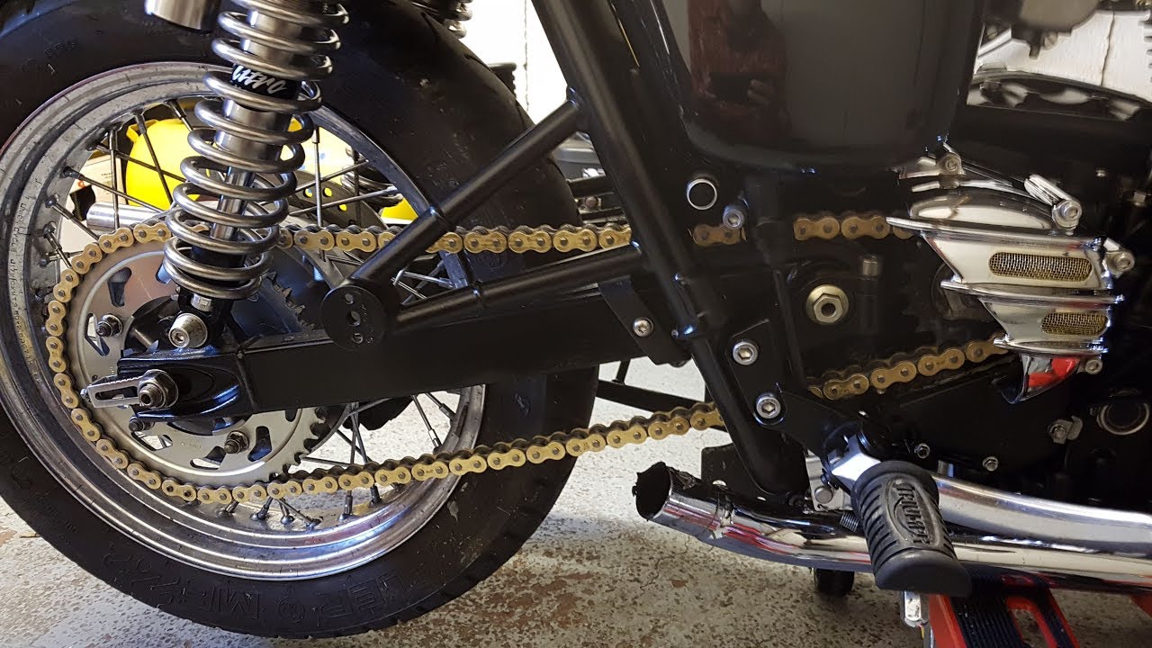 Custom Triumph Bonneville T100 build, PDP Pt8, fitting motorcycle chain, sprocket & cush drive.