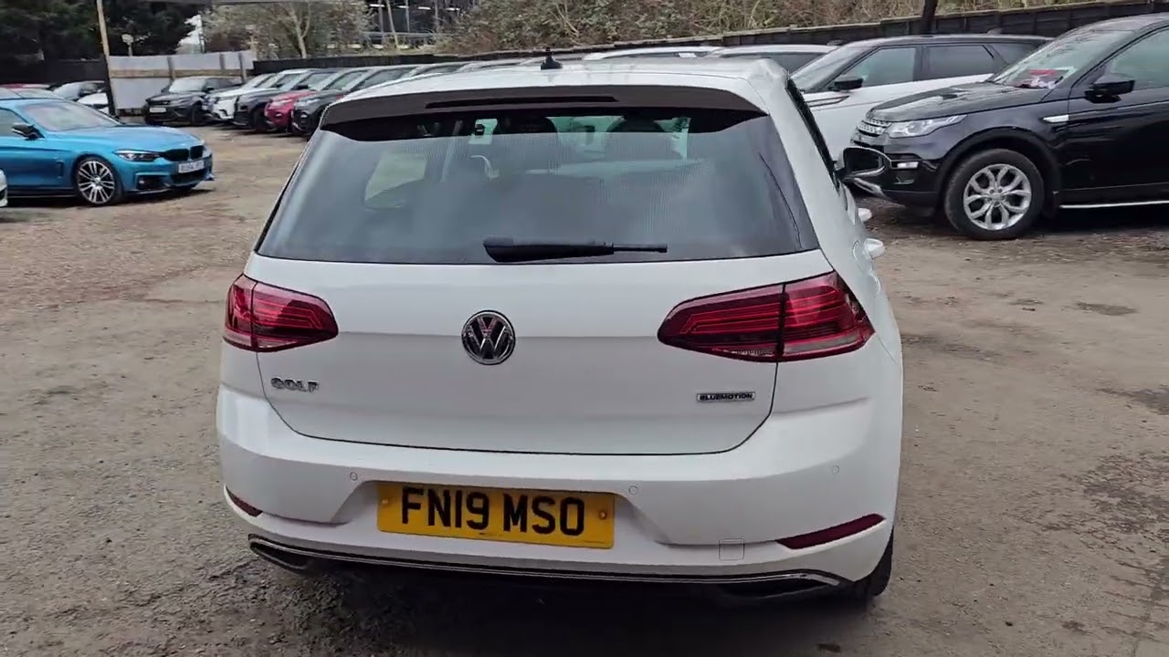 VOLKSWAGEN GOLF