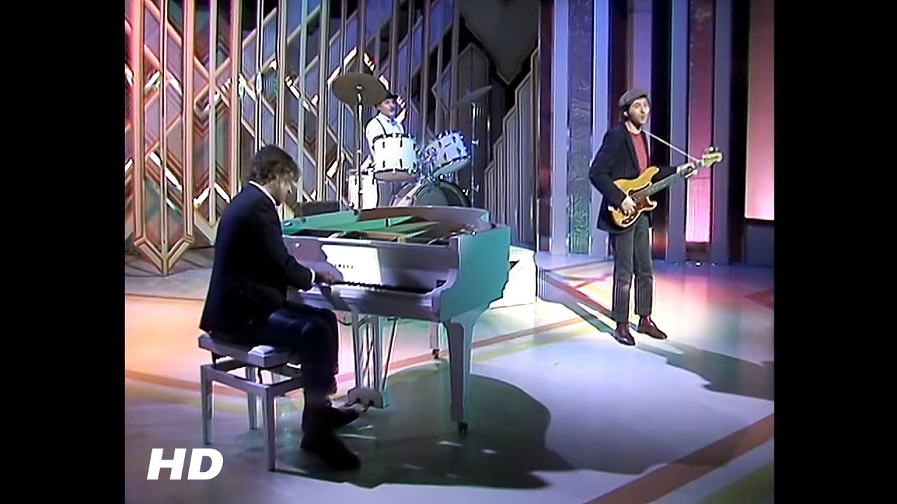 Chas & Dave - My Melancholy Baby (Crackerjack) (16/12/1983) [HD]