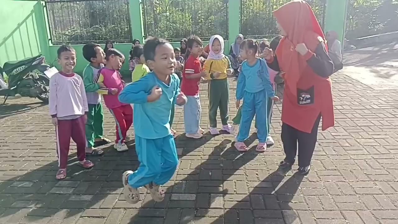 Mengenalkan nama