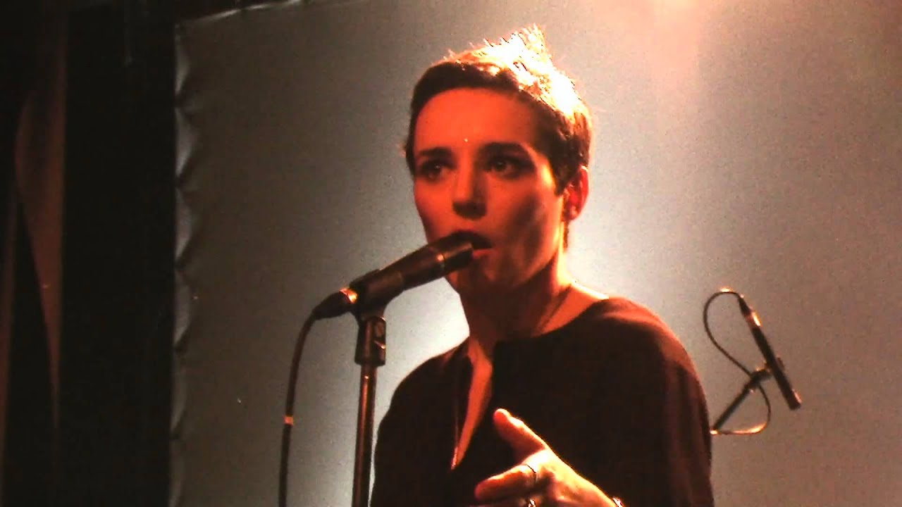 Savages - Flying to Berlin (Bologna, Locomotiv, February 26th 2014)