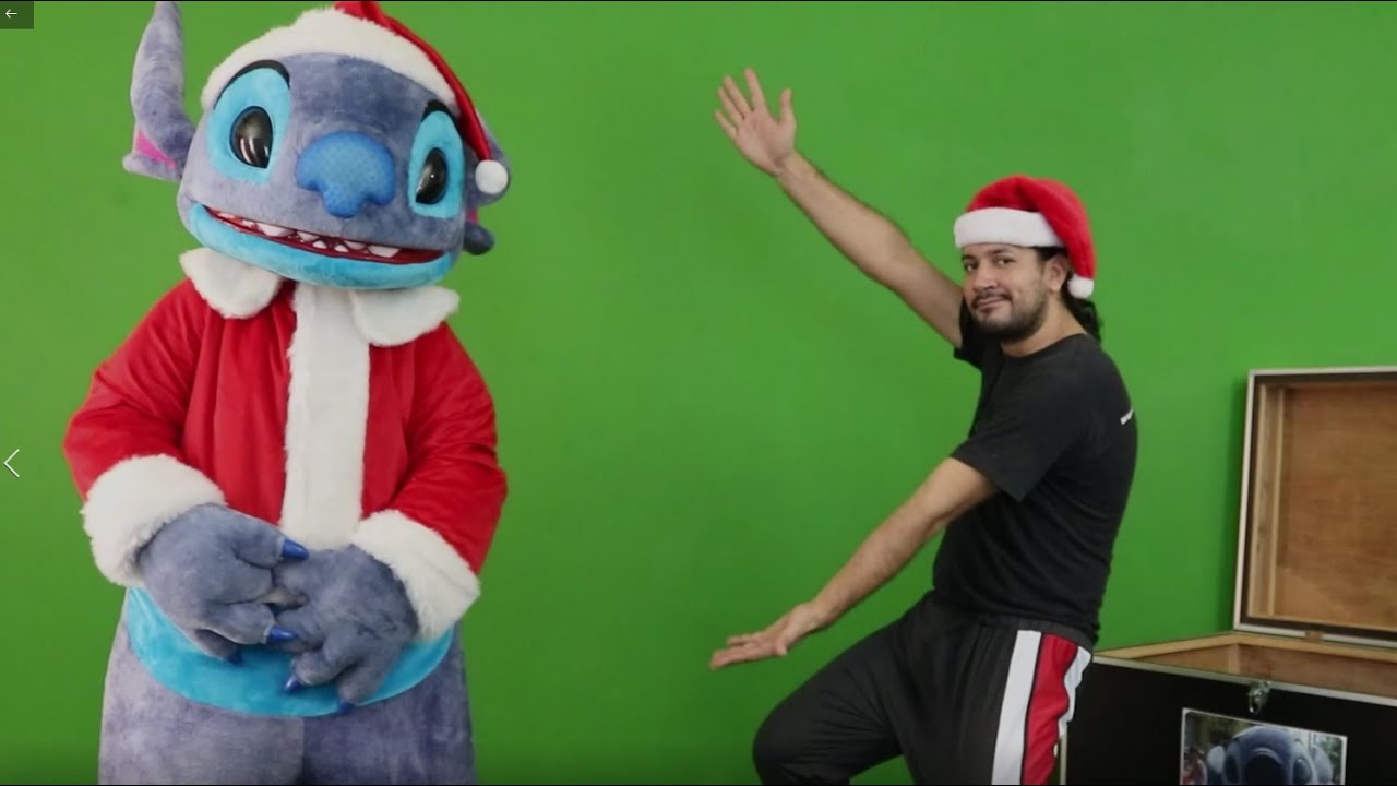 Vistiendo a Stitch / Dressing Stitch Mascot (cosplay)