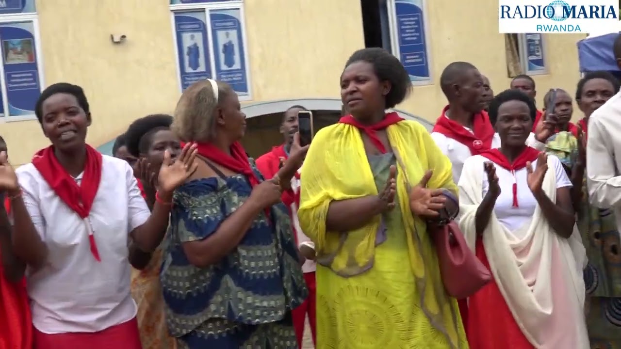 IREBERE UMUDIHO ABAKARISIMATIKE BACINYIYE KURI RADIO MARIA RWANDA.