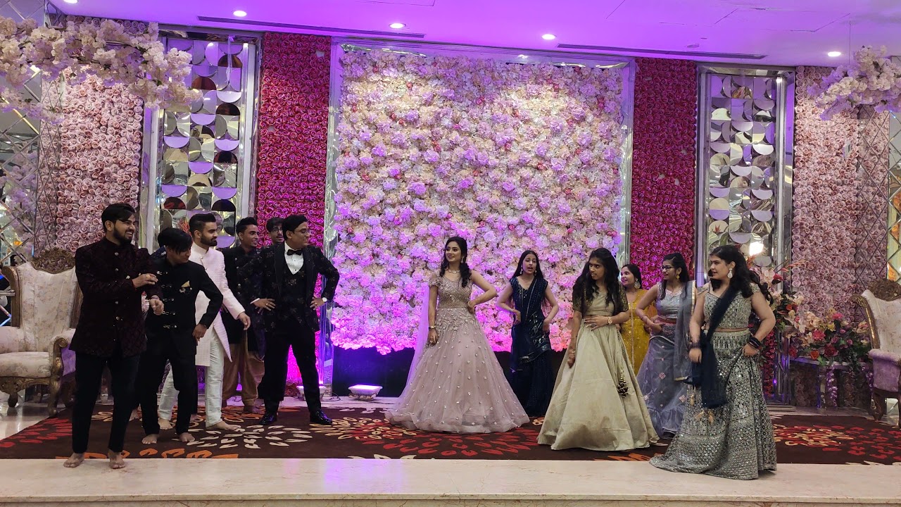 Indian Wedding Couple Dance Face Off | Mohit & Vaishali | Yeh Ladka Haye Allah | Chal Pyar Karegi