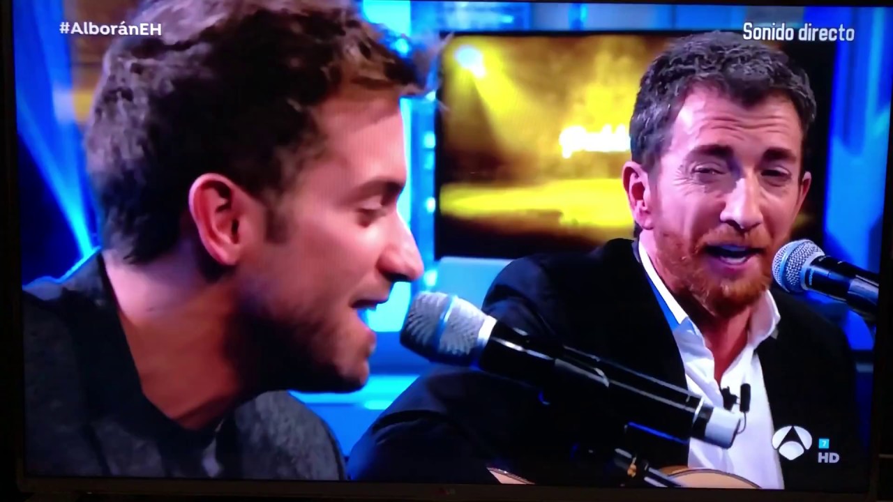 Pablo Motos y Pablo Alboran en directo en El Hormiguero con sus guitarras Francisco Bros.