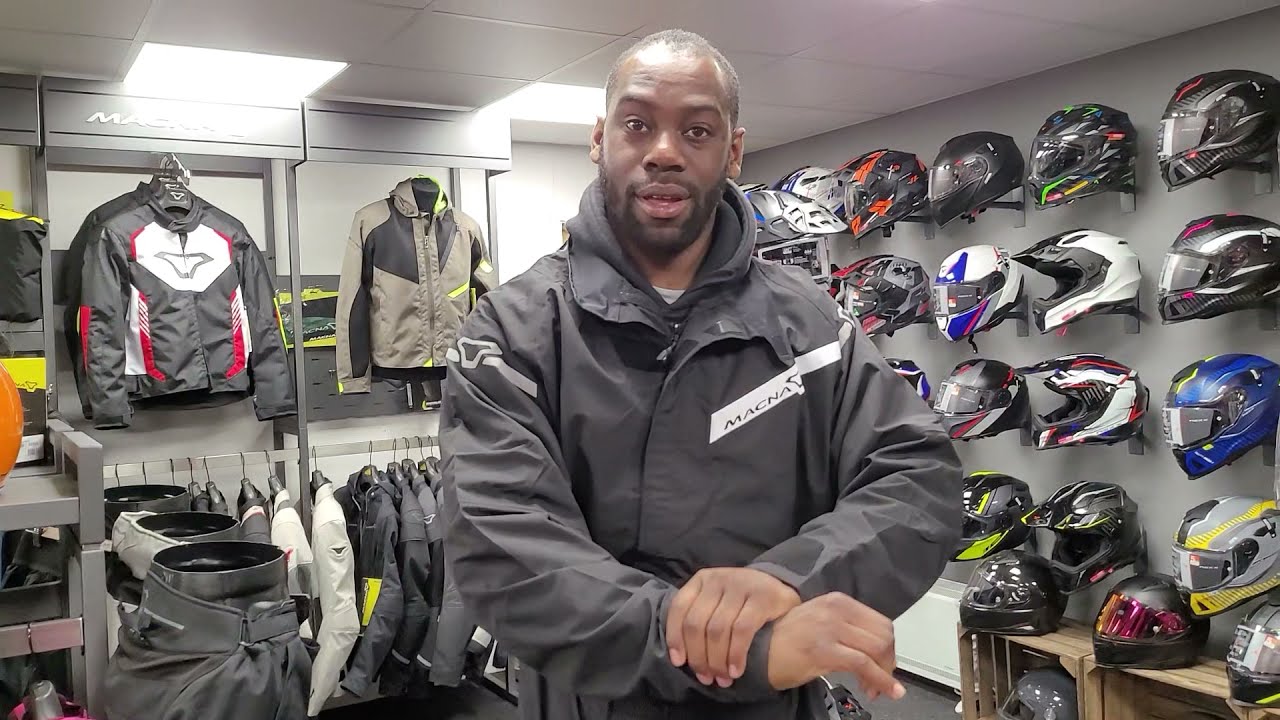 How to Keep Dry on a Motorcycle in 2021? - Macna Hydra 3.0 Rainsuit