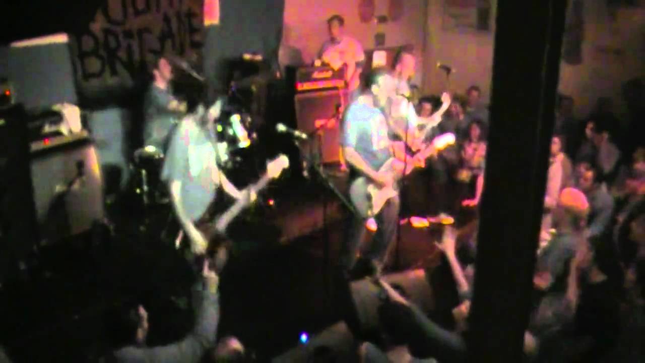 Youth Brigade - Believe In Something @ Estraperlo (Badalona), 11/12/10