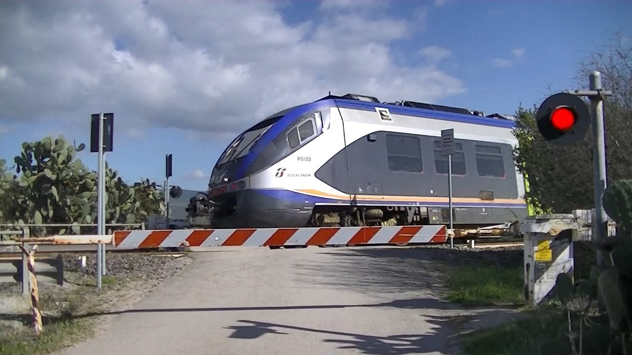 Spoorwegovergang Marrubiu (I) // Railroad crossing // Passaggio a livello