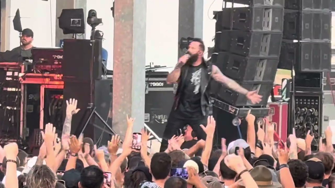 John Cooper of Skillet pays tribute to Ozzy Osbourne before performing Hero