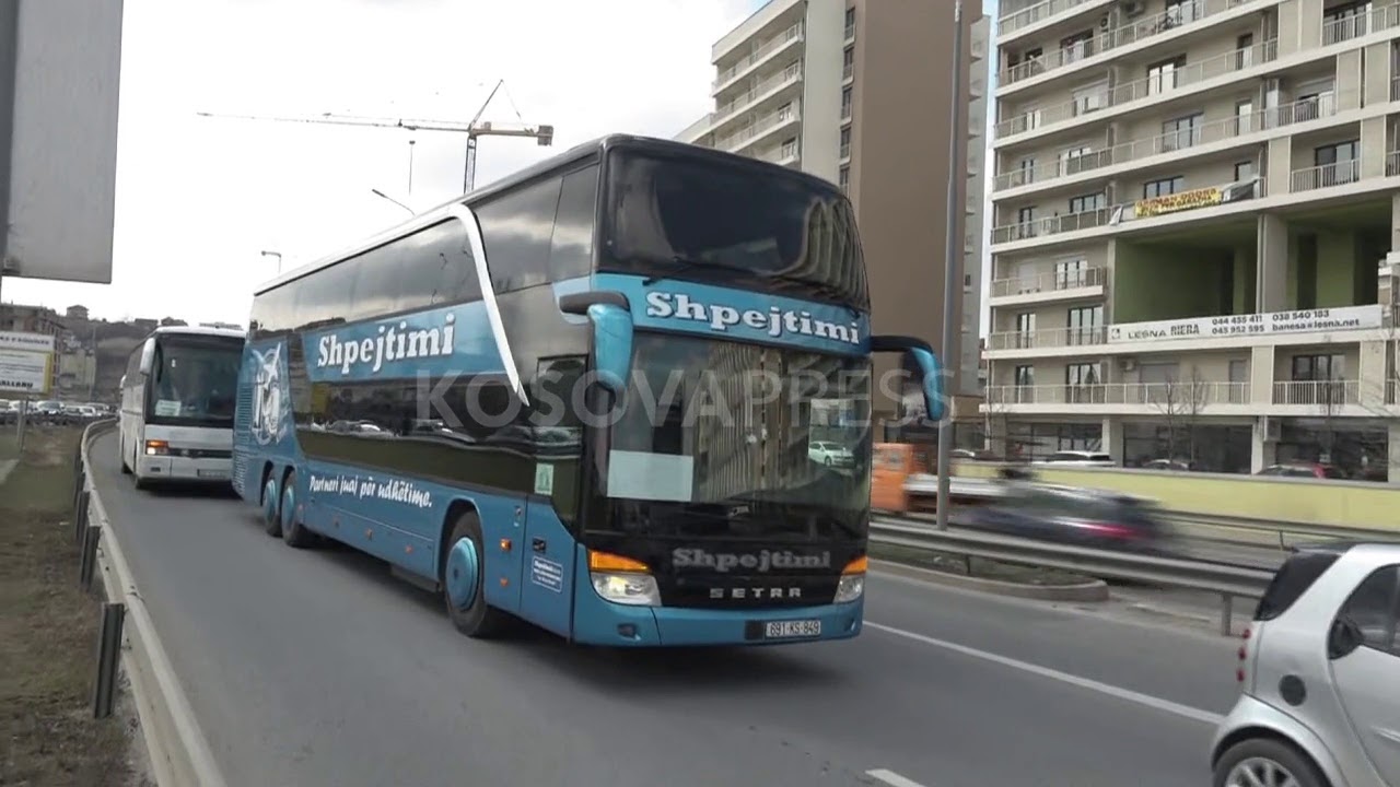Protesta e Transportit Rrugor të Udhëtarëve, autobusët parakalojnë nëpër rrugët e Prishtinës