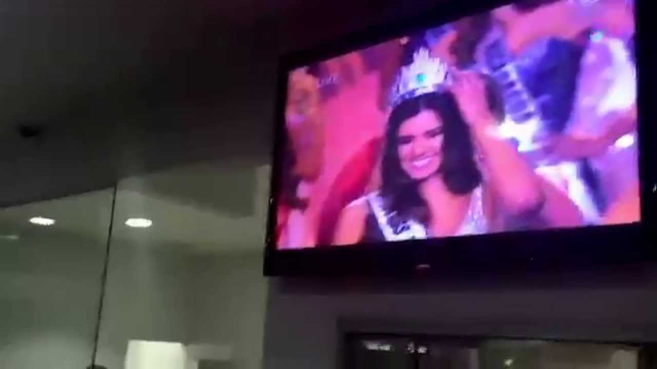 Momento en q Miss Colombia gana el título de Miss Universo desde LA ESTACIÓN by Omarvill