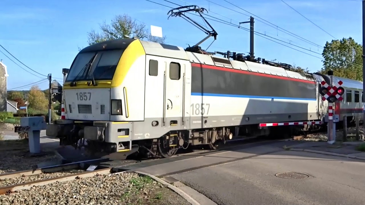 Spoorwegovergang/Bahnübergang 