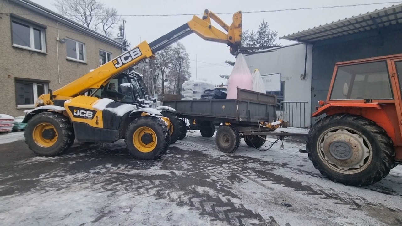 Wyjazd po nawozy w zimowych warunkach