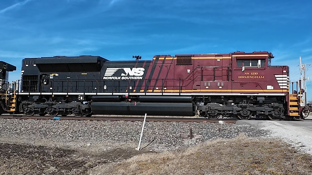 NS “Birmingham” SD70IAC Heritage Unit Trailing 3rd on NS Train 279