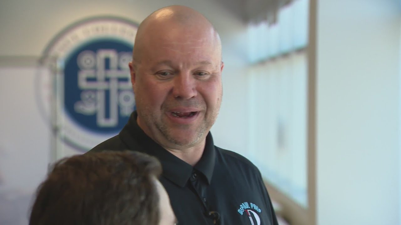 Teaching Chicago's hard-working values, B-Ball legend Tom Kleinschmidt builds a DePaul Prep dynasty