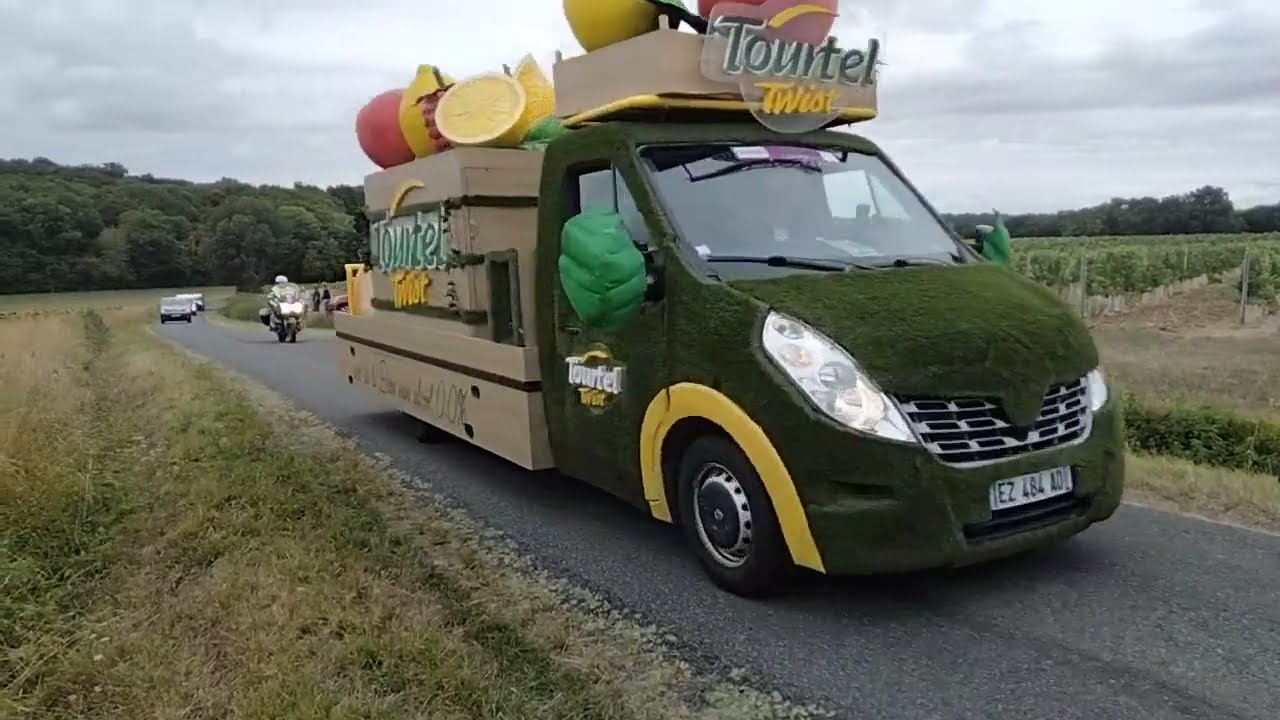 Caravane publicitaire tour du Poitou Charente nouvelle aquitaine 2025