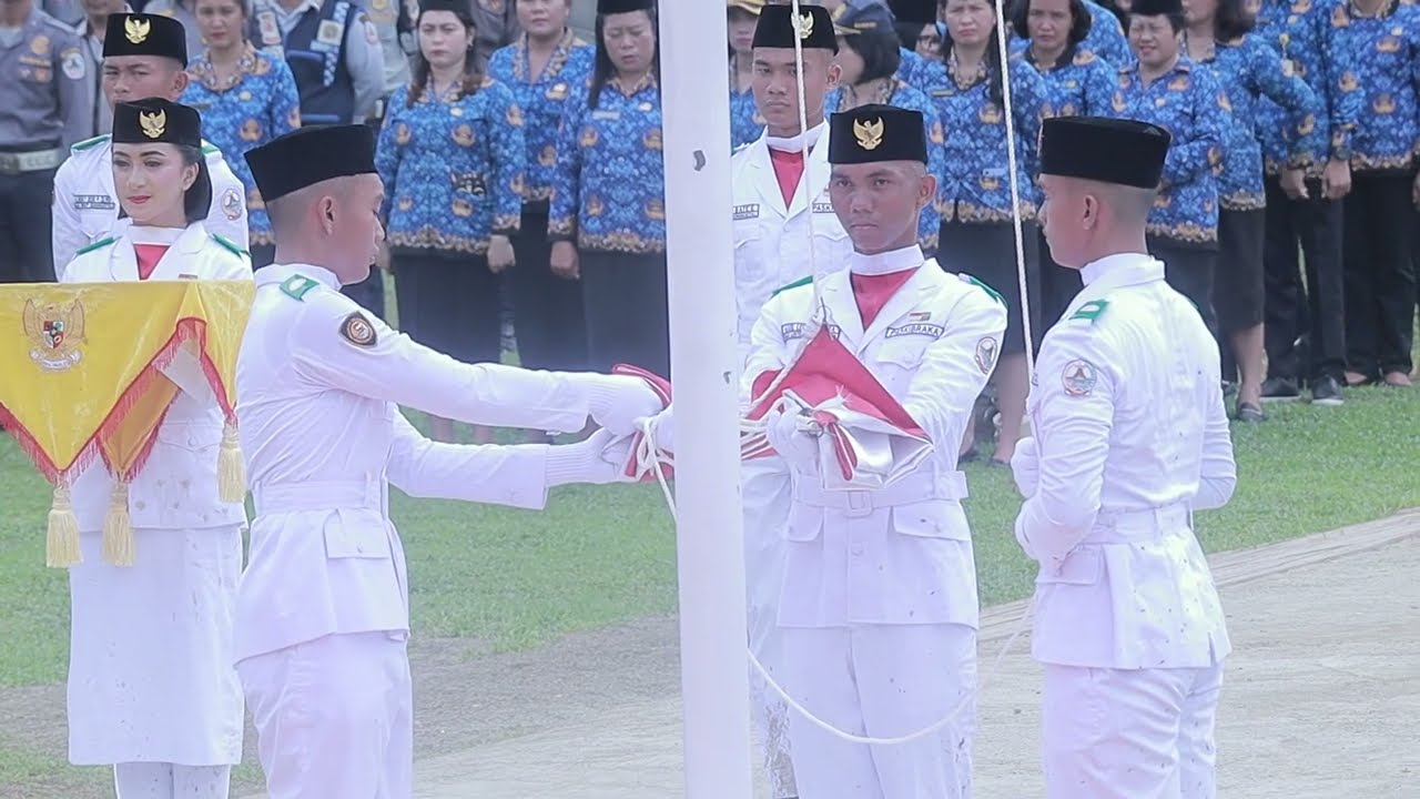 Lihatlah Bgmn PASKIBRAKA GUNUNGSITOLI Tahun 2023 Menaikkan Bendera Merah Putih