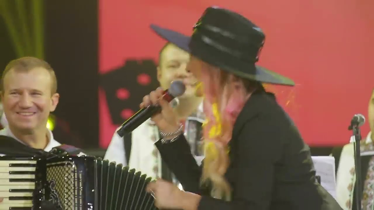 Delia & Orchestra Fraților Advahov - Bun e vinul ghiurghiuliu