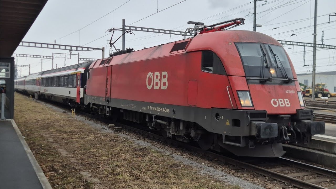 ÖBB Rh1016 mit SBB EC-Komp abfahrt in Buchs SG