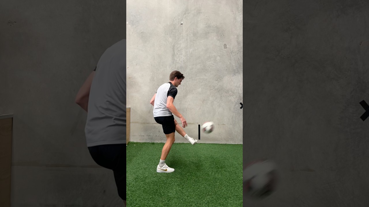 The worlds greatest training partner 🧱⚽️⚡️ #7mlctraining