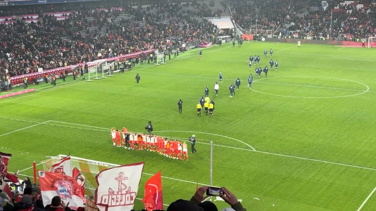 FC Bayern Franz Beckenbauer Fans singen 