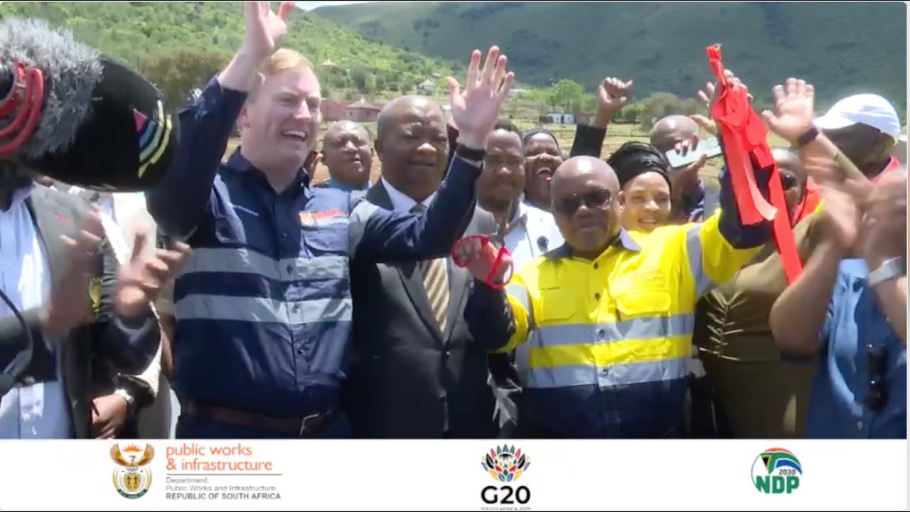MINISTER MACPHERSON, DM ZIKALALA AND DM HOLOMISA HAND OVER WELISIZWE BRIDGE TO EMAXESIBENI COMMUNITY