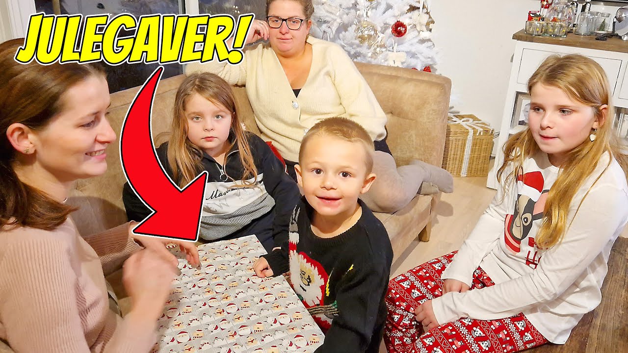 VORES DØTRE & BØRNEBØRN KOMMER TIL JULEHYGGE🎅ÅBNER JULEGAVER🎁