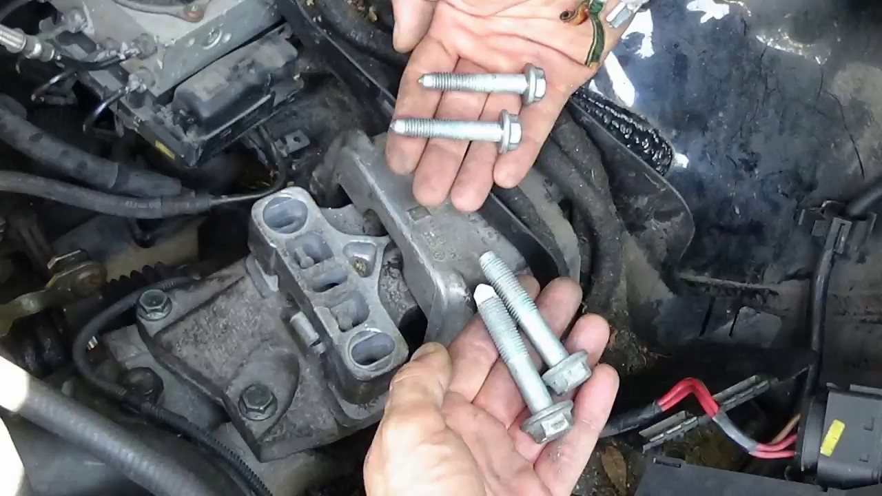 Comment changer un support moteur c&ocirc;t&eacute; boite ?