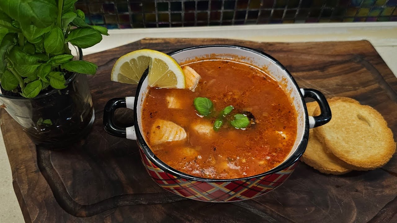 Video dedicat haterilor.Ciorba Mediteraneeana din fructe de mare de Marea Neagra și peste din iaz.