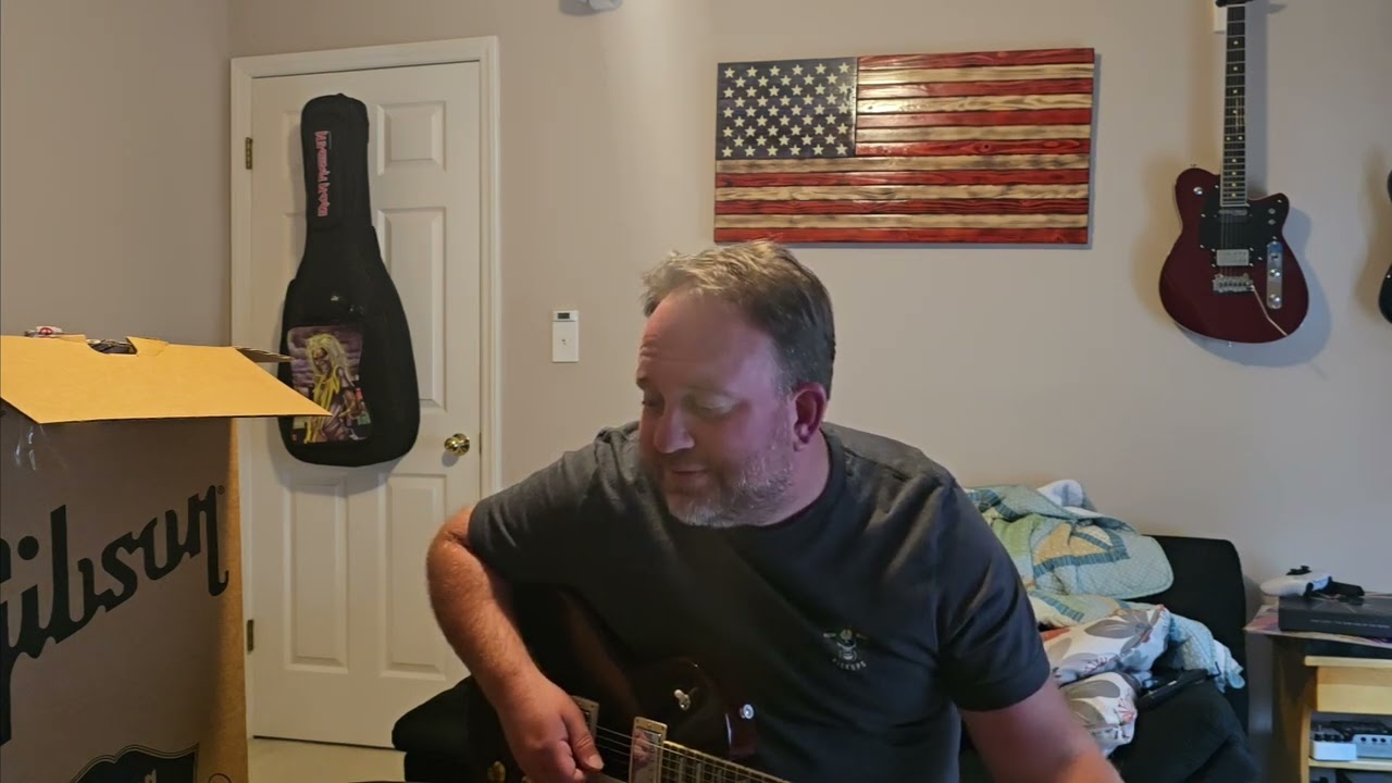 New guitar unbagging les paul studio 2024