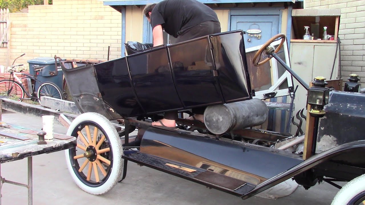 Let's start finishing the Touring car. 1913 Ford Model T.
