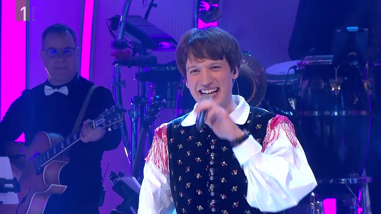 Lucija Selak, Luka Sešek, Tommy Budin, Denis Danev, Sašo Avsenik - Mi ga spet žingamo (Petek zvečer)