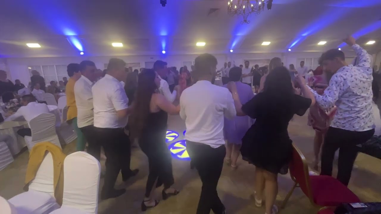 Horă frumoasă ca pe la Vlădești!