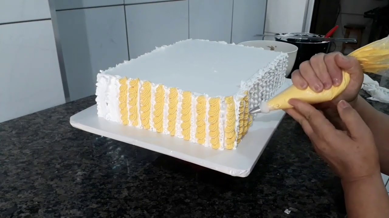 DECORAÇÃO EM CHANTILLY BOLO MASCULINO