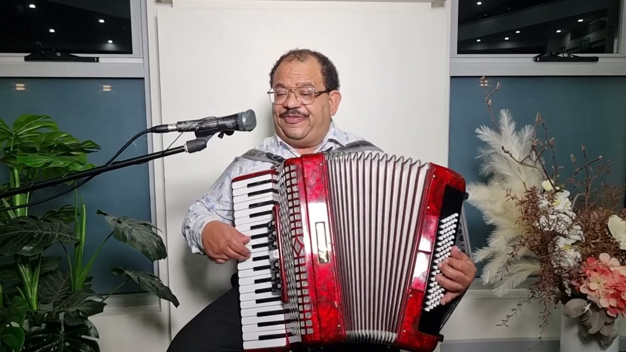 يا مليك البر عفوا ذا صليبي ذا صليبي غرسة سوداء قامت .. فلماذا اخترت عاري حاملا ..المرنم دانيال يوسف