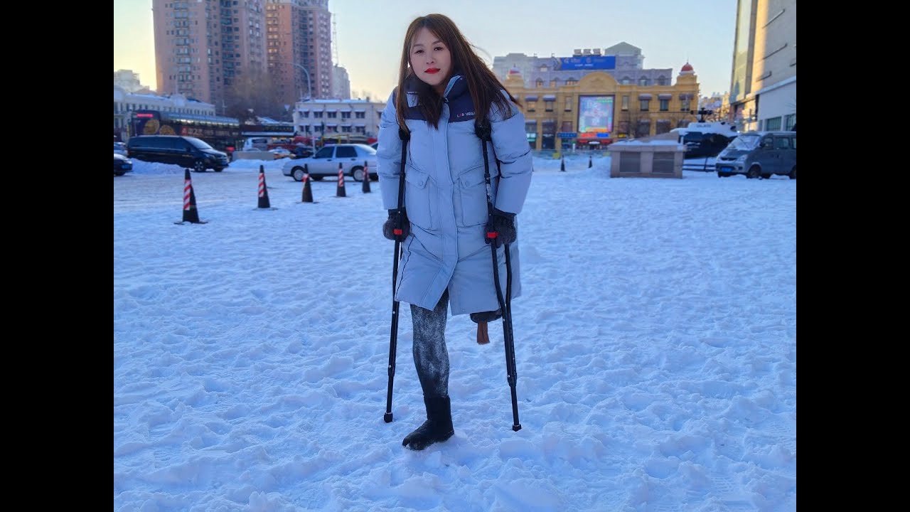2026 02 01 Perview Grace play snow #foot #oneleg #disabled